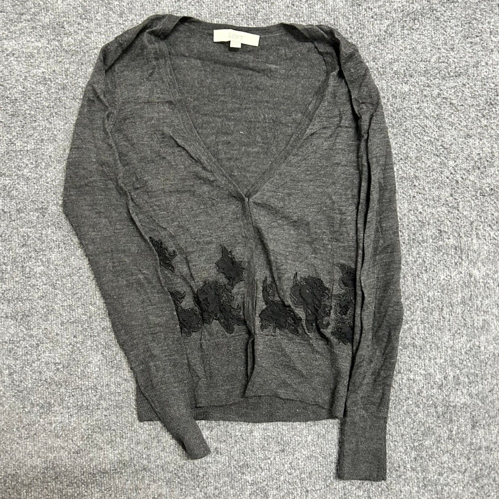 Loft Cardigan Womens Size S Gray Lace Floral Embroidered V-Neck Button Sweater